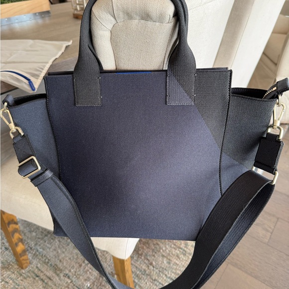 Rothy’s ‘The Handbag’ Classic Structured Purse Navy Black - Premium Designer - Picture 6 of 7